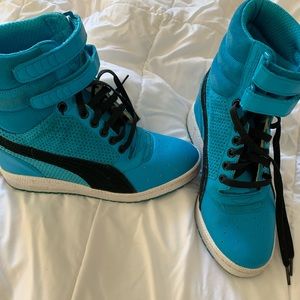 Puma sneaker wedges! Great condition! Statement!